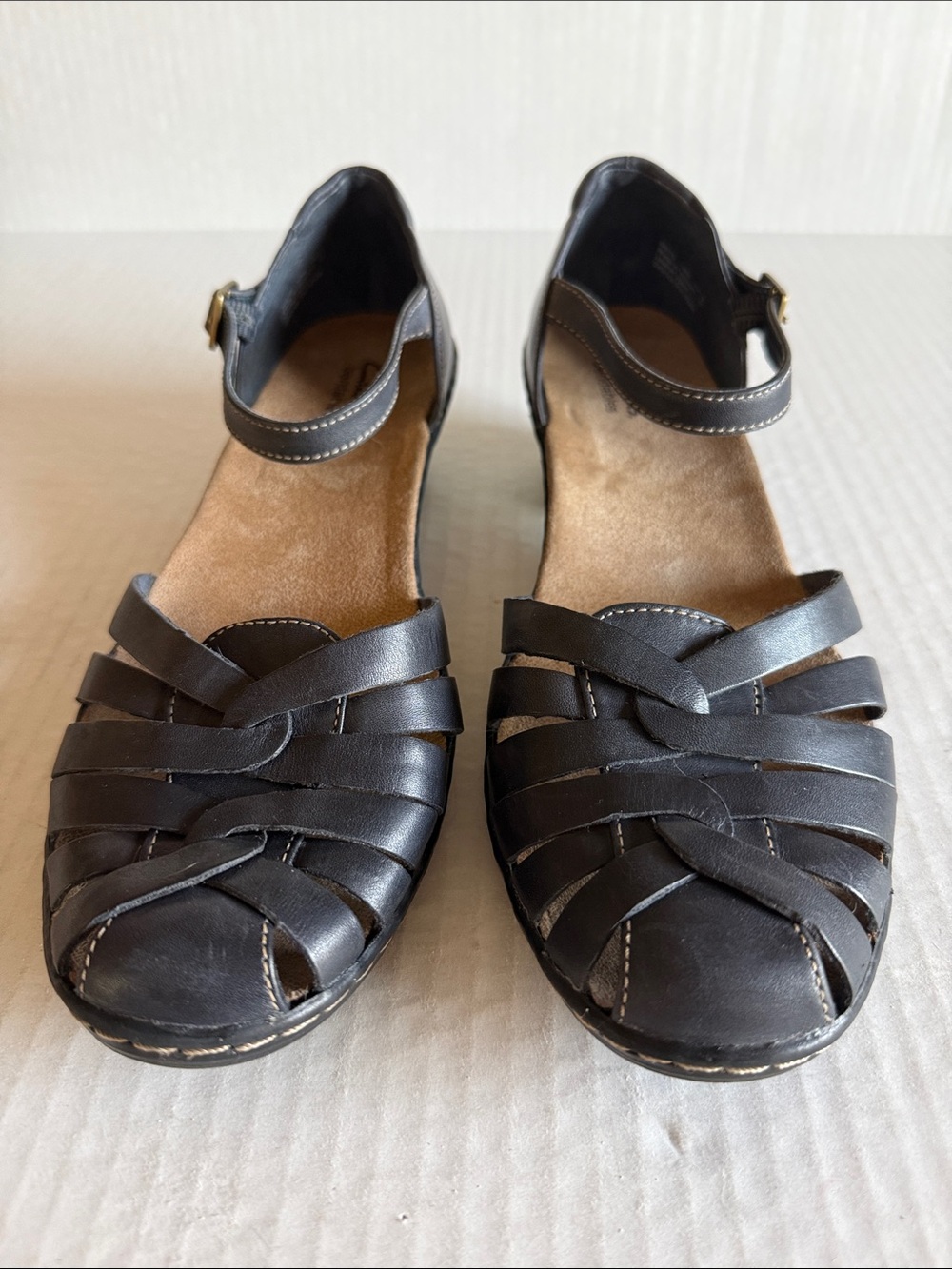 Clark’s Bendables Wendy Land Black Leather Closed Toe Sandals - Picture 7 of 11